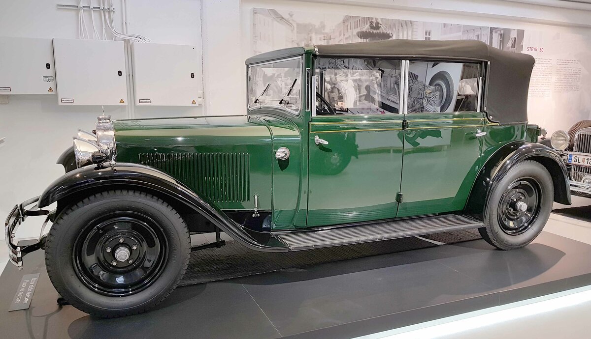 =Steyr 30, Bj. 1930, 6 Zyl., 2078 ccm, 40 PS, ausgestellt im Museum  fahr(T)raum - Ferdinand Porsche  in Mattsee/Österreich, Juni 2022