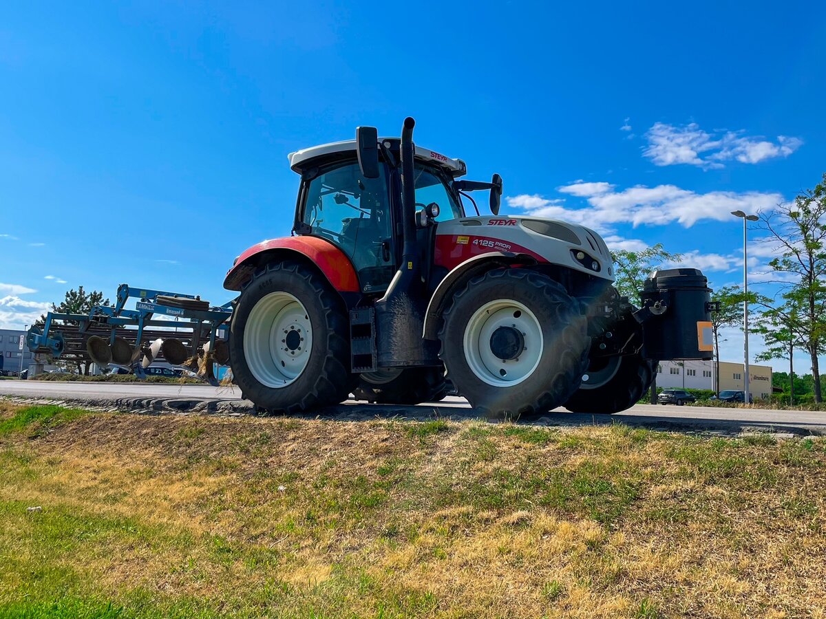 Steyr 4125 aufgenommen in Biedermannsdorf 17.07.2021