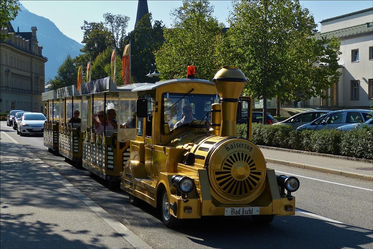 Straen Eisenbahn gesehen in Bad Ischl nahe dem Bahnhof.  17.09.2018
