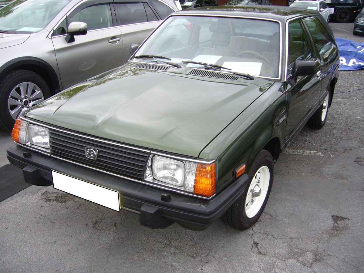 Subaru 1800 Turismo 4WD. 1979 - 1985. Der mit einem zuschaltbaren Allradantrieb ausgestattete Wagen, war insbesondere bei unseren Nachbarn in der Schweiz und Österreich ein Verkaufserfolg. Der 4-Zylinderboxermotor aus Leichtmetall hat einen Hubraum von 1781 cm³ und leistet 82 PS. Der im Farbton moos green lackierte Wagen entstammt dem Modelljahr 1983 und kostete bei seiner Auslieferung DM 19700,00. Ibbenbüren brummt, am 22.04.2017.