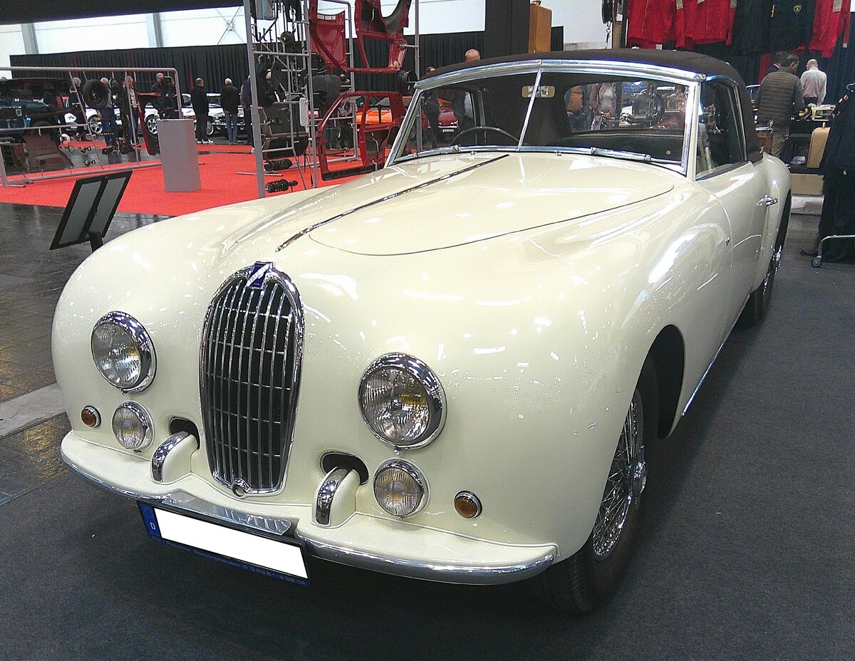 Talbot-Lago T26 Grand Sport Cabriolet aus dem Jahr 1949. Dieser T26 wurde vom Karosseriewerk Graber in Wintrach/Schweiz aufgebaut. ngetrieben wird der Wagen durch einen Sechszylinderreihenmotor, der aus einem Hubraum von 4482 cm³ 170 PS leistet. Retro Classics in Essen am 09.04.2026.