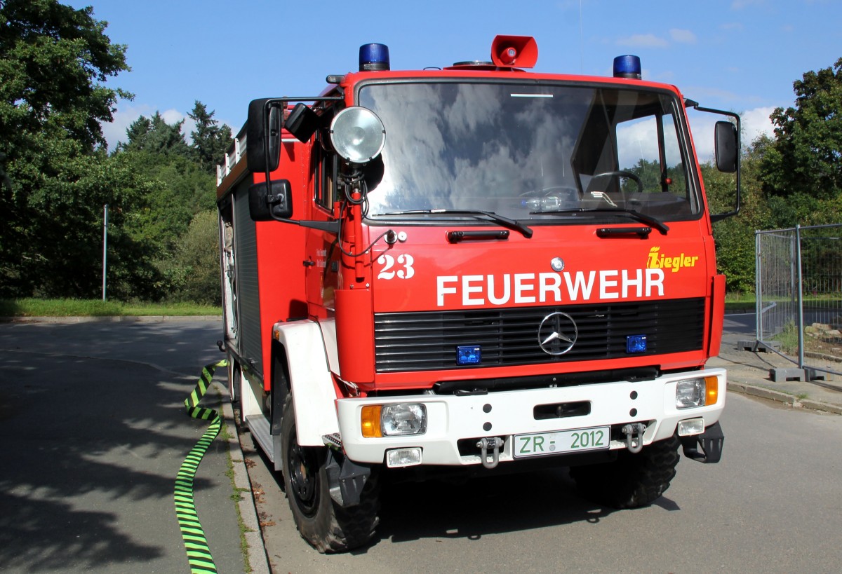 Tanklöschfahrzeug TLF 16/24 der Freiwillige Feuerwehr Zeulenroda. Foto 27.09.14