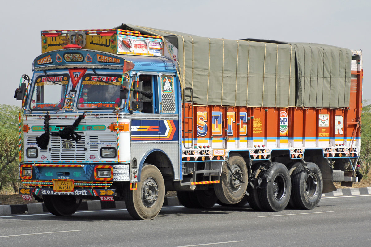 TATA, 17.Februar 2017, Jaipur Kishangarh Expressway, Rajasthan, Indien.