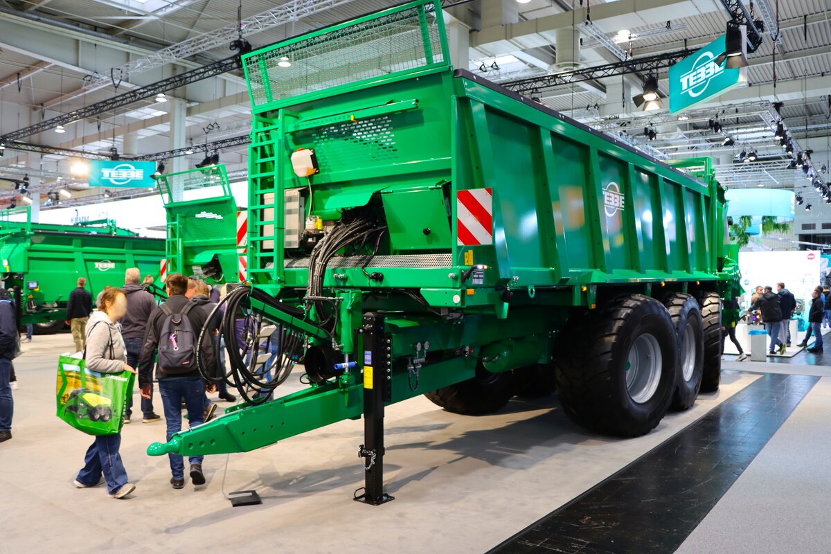 Tebbe Miststreuer am 15.11.25 auf der Agritechnica in Hannover Messe