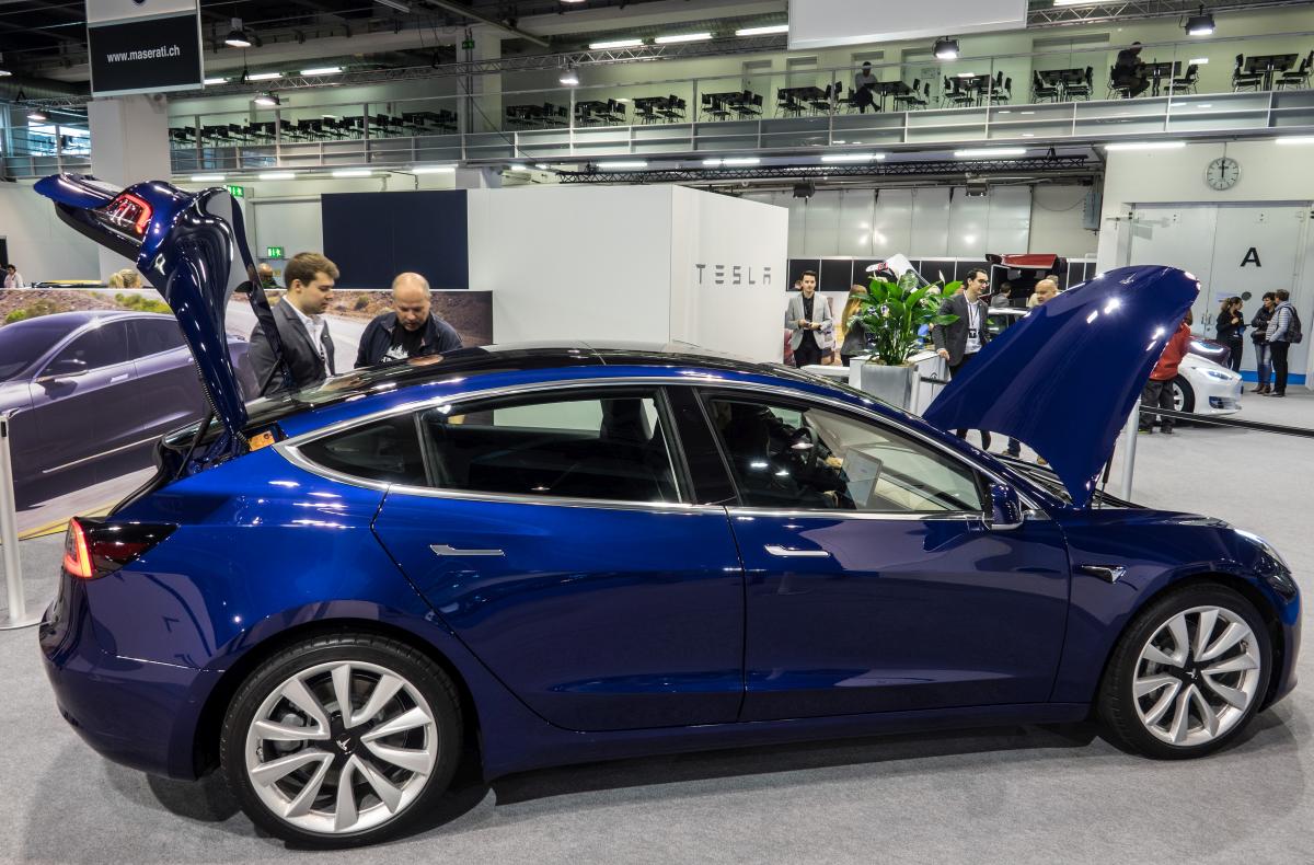 Tesla Model 3. Foto:  Auto Zürich , November 2018.