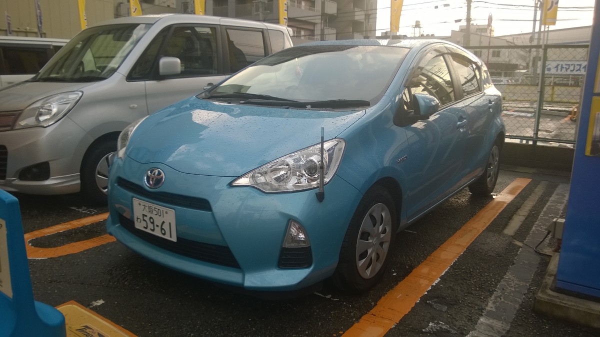 Toyota Aqua in Osaka, Japan (September 2013)