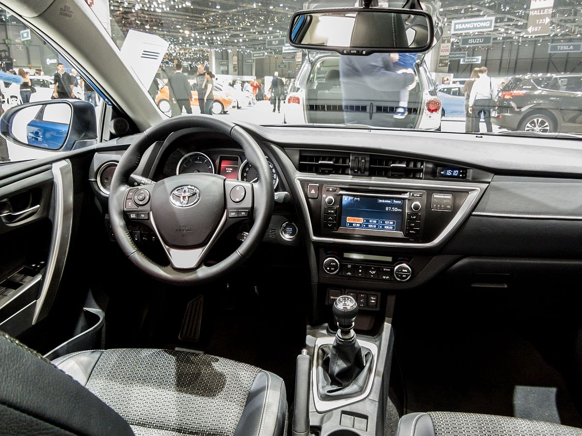 Toyota Auris Interieur. Foto: Autosalon Genf, März 2014