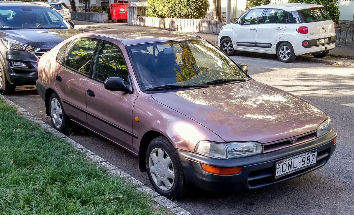 Toyota Corolla E100 Schrägheck (Liftback), gesehen in August 2020.