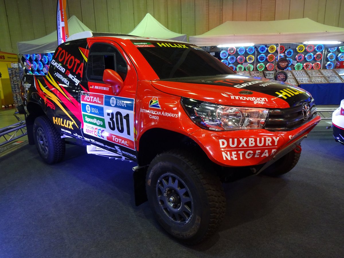 Toyota Hilux auf der International Motor Show in Luxembourg, 18.11.2016