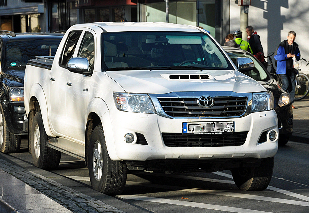 Toyota Hilux Pickup in Bonn - 16.12.2013