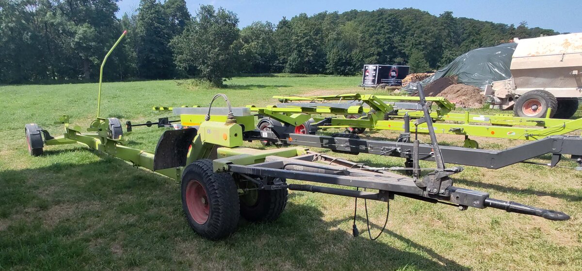 =Transportanh�nger f�r Claas-Schneidwerke, gesehen beim Firmengeburtstag:  66 Jahre Lohnunternehmen HERRLICH  aus Langenbieber, 06-2026