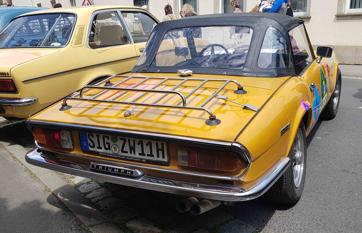 =Triumph Spitfire 4, Baujahr 1971, ausgestellt bei den Fladungen Classics 2023 im Juli 23