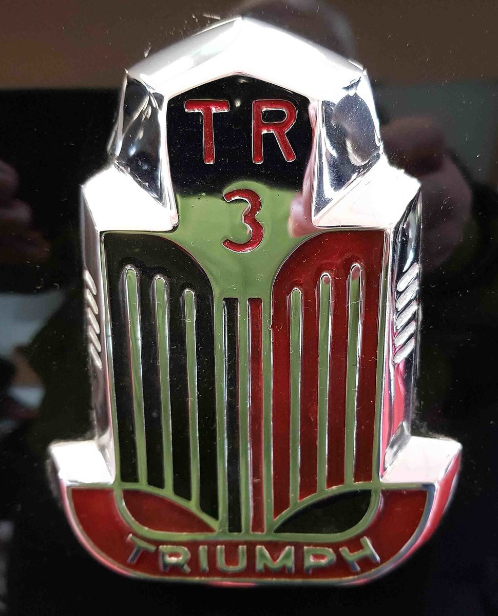 =Triumph TR 3-Frontemblem, gesehen bei der Technorama Kassel im März 2019
