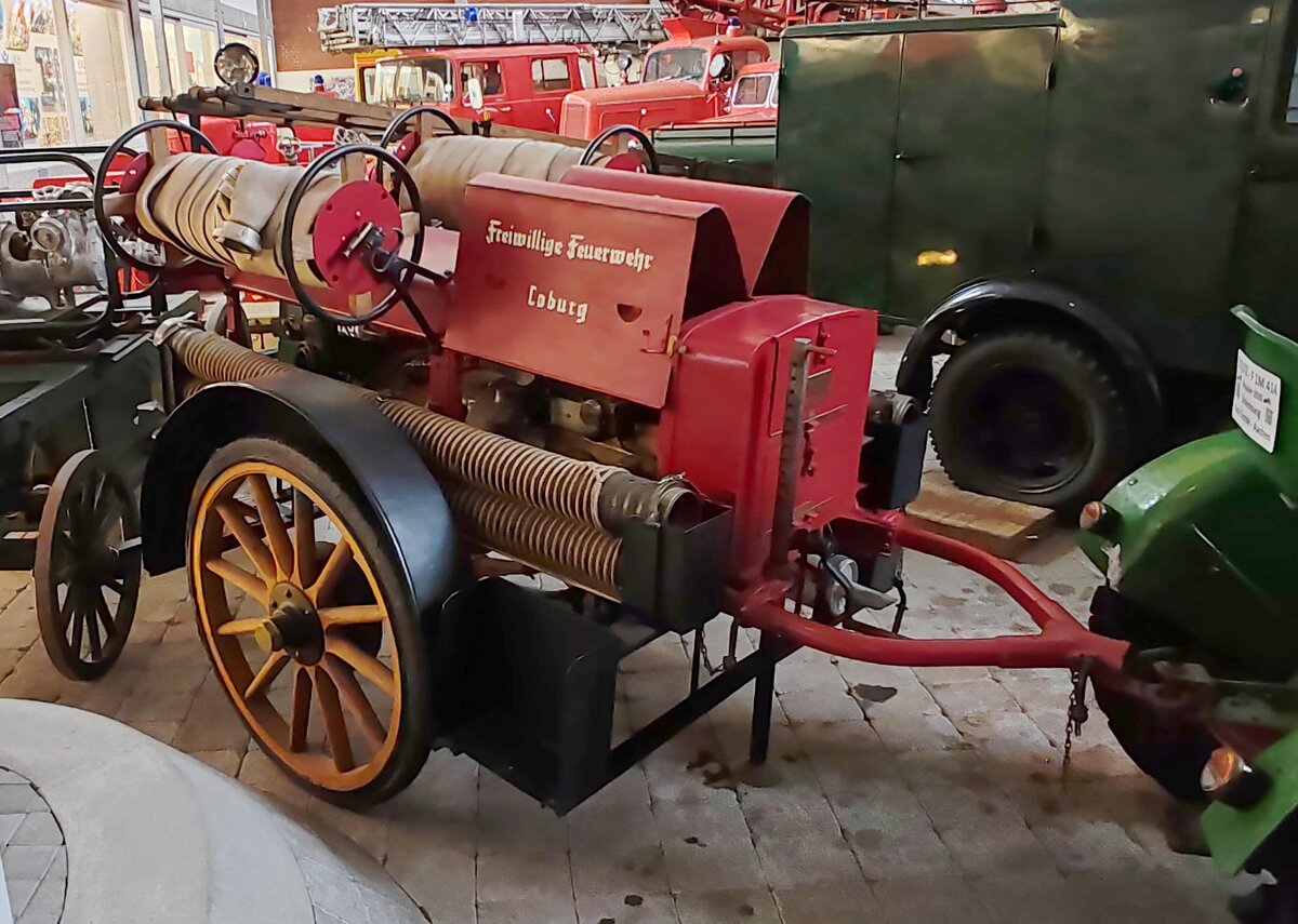 =TS-Anh�nger der Freiwilligen Feuerwehr COBURG steht im Feuerwehrmuseum in Fulda, 11-2025