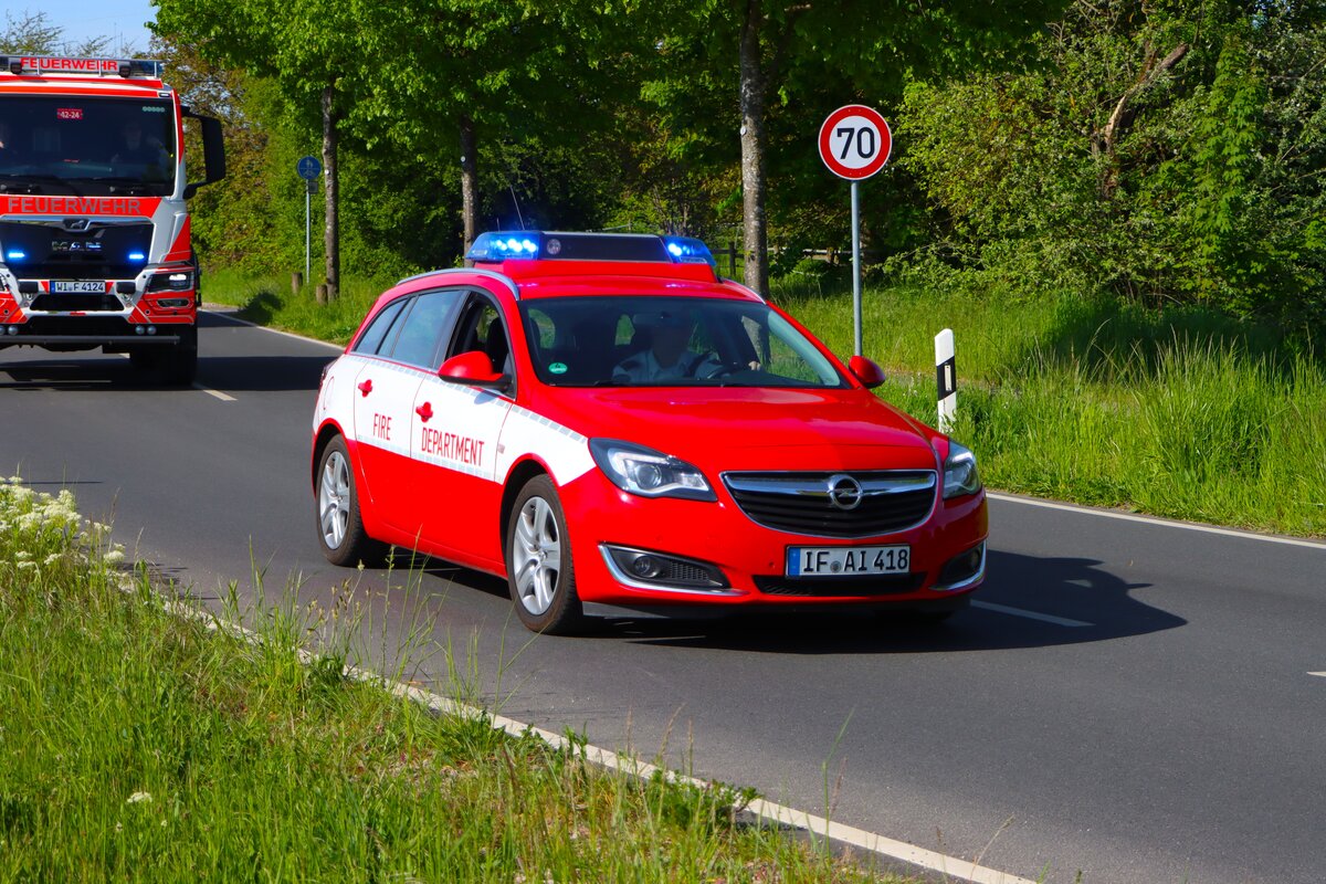 U. S. Army Fire Rescue Wiesbaden Opel Insignia KdoW am 02.05.26 in Wiesbaden Bierstadt