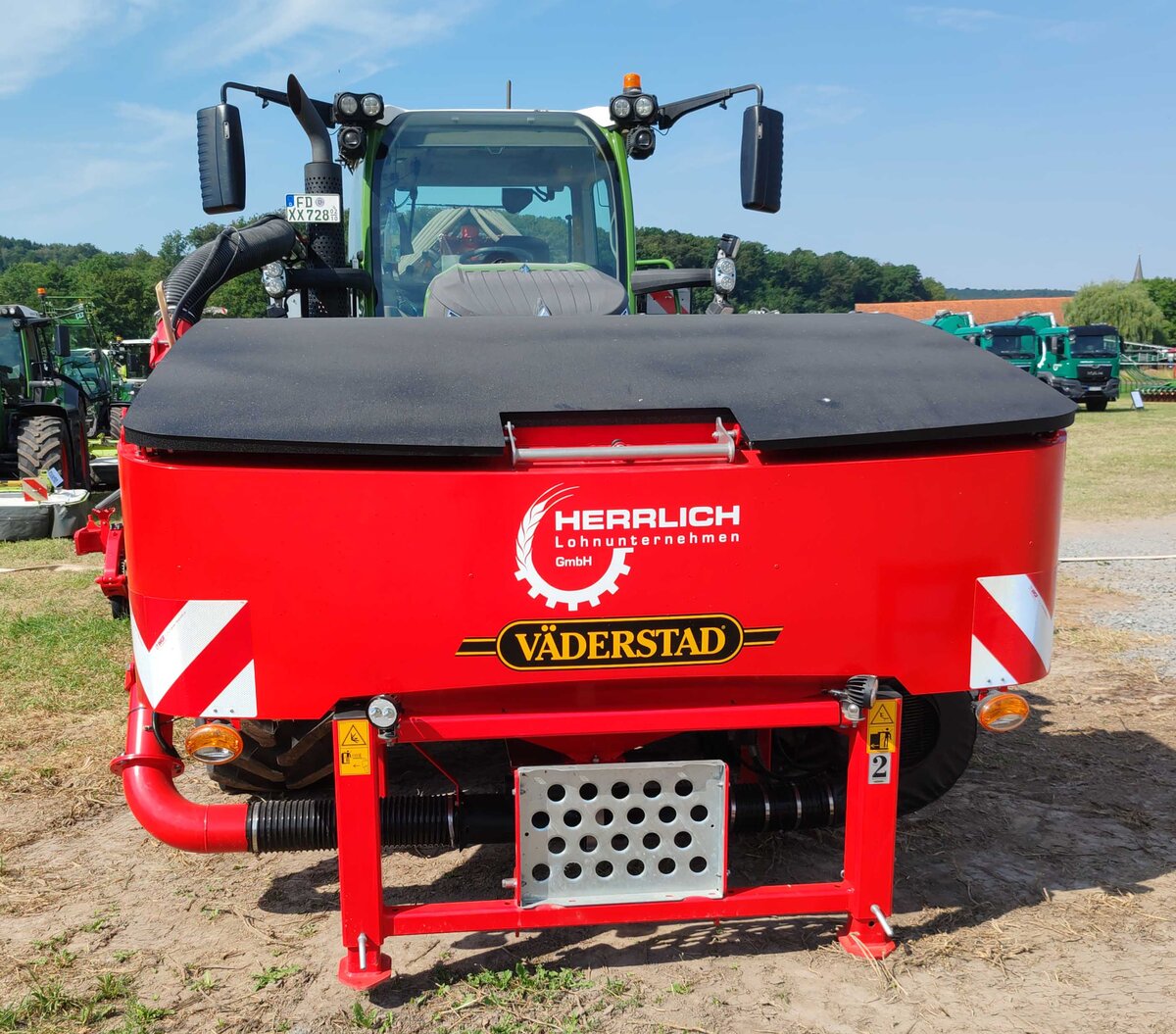 =V�derstad FH 2200 D�ngemitteltank, gesehen beim Firmengeburtstag:  66 Jahre Lohnunternehmen HERRLICH  aus Langenbieber, 06-2026