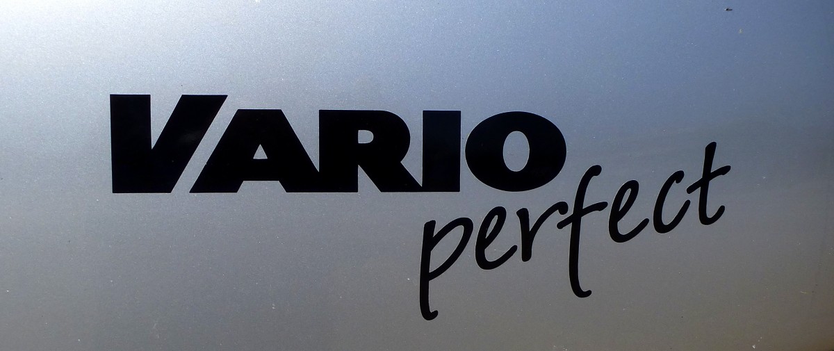 VARIO perfekt, Schriftzug an einem Reisemobil der Fahrzeugbau GmbH aus dem Osnabrcker Land, Mai 2015