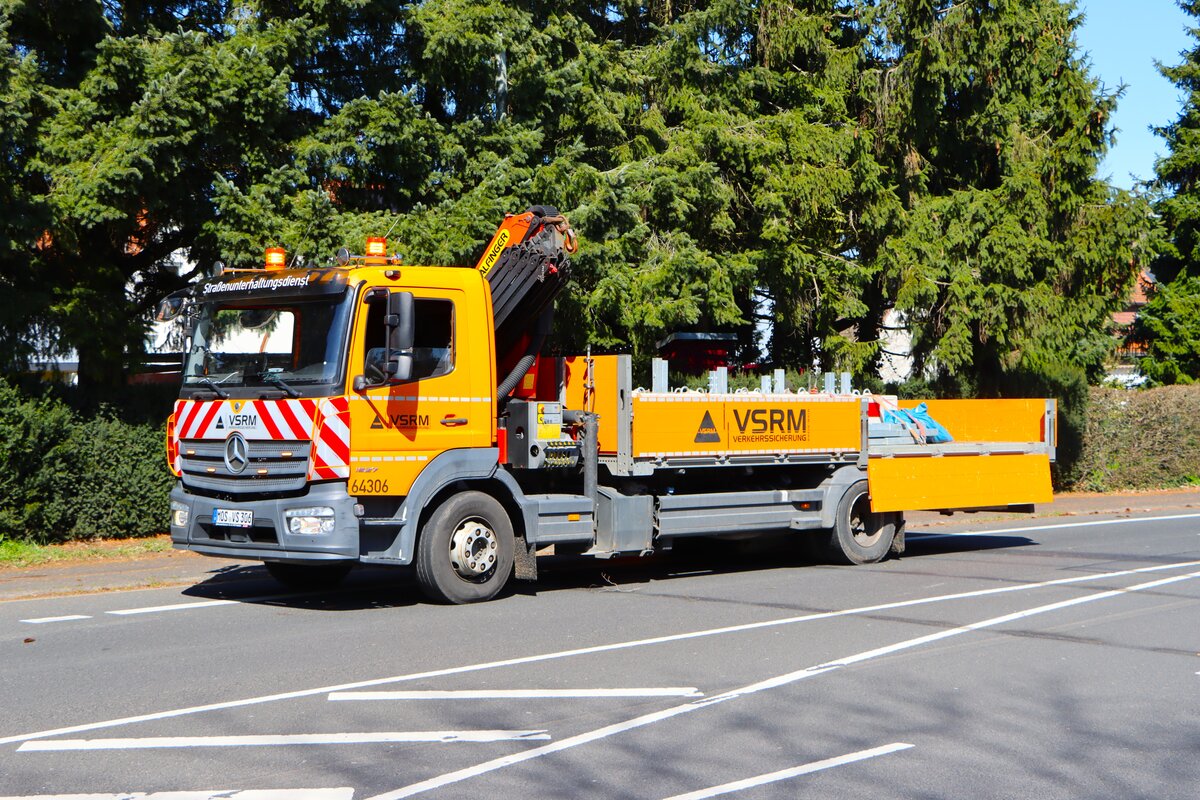 Verkehrssicherung Rhein Main Mercedes Benz Atego 1527 am 02.04.26 in Hanau