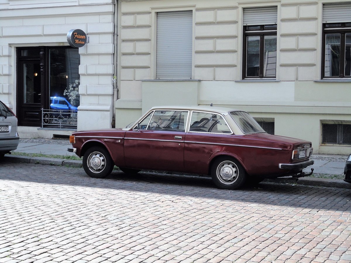 Volvo 142 (1973-1974) am 2.7.2013 in Berlin-Kreuzberg