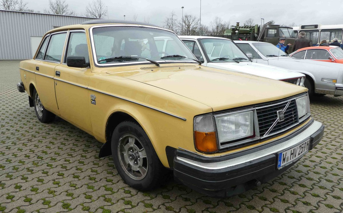 =Volvo 244 GLE, gesehen bei der Technorama Kassel im März 2019