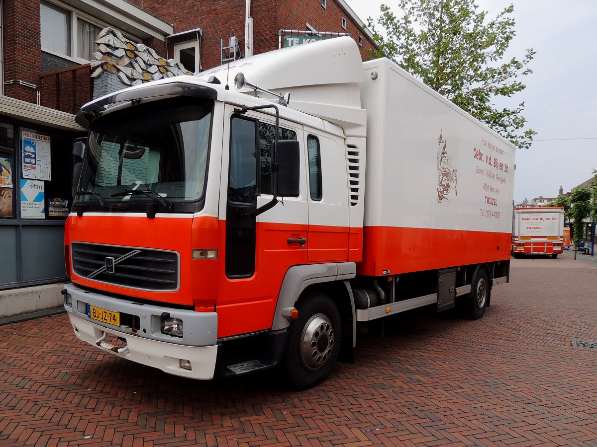 VOLVO, als Marktfahrzeug in Delfzijl; 150617
