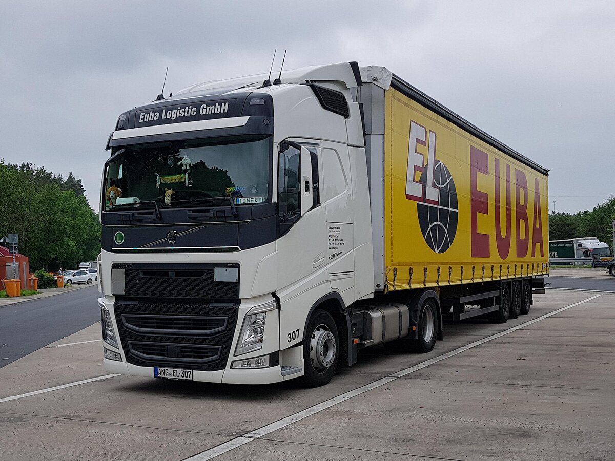 =Volvo FH-Sattelzug von EUBA-Logistik rastet im Juli 2021 ab der A 7