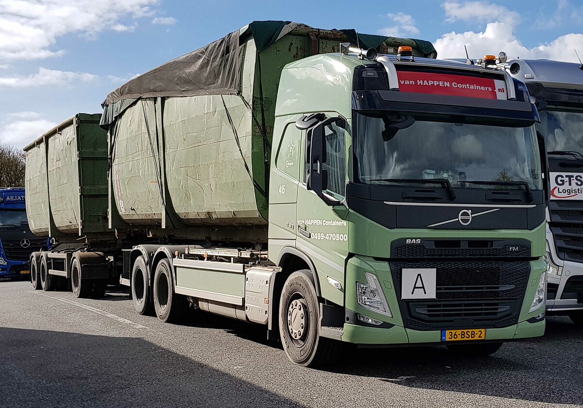 =Volvo FM-Hängerzug eines niederländischen Containerdienstes, 04-2023