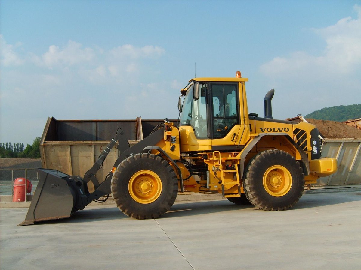 Volvo L 60F am 29.04.2007 in der Nähe von Wasserliesch