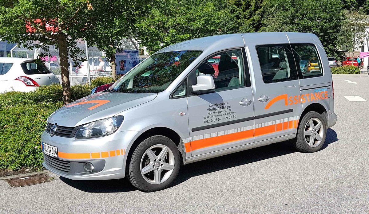 =VW Caddy vom Abschleppdienst SIEGER steht im Juli 2022 in Berchtesgaden