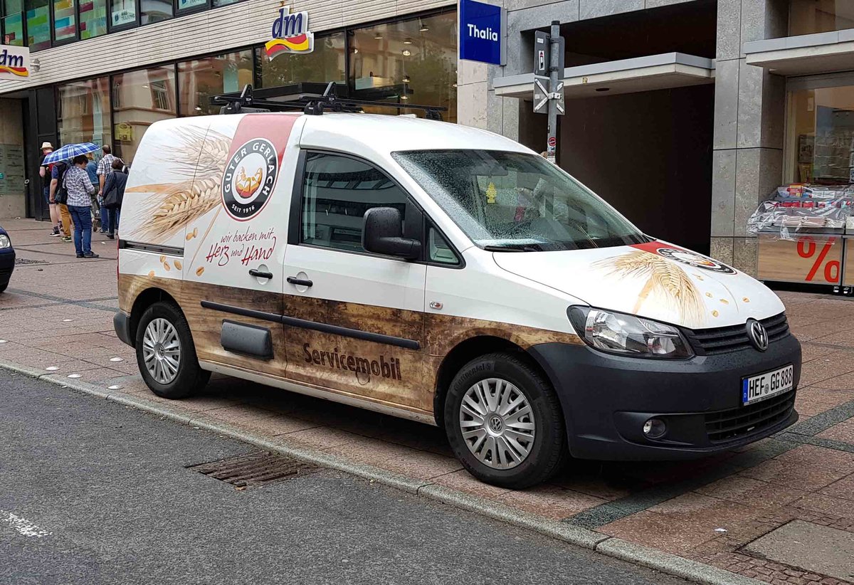 =VW Caddy als Servicemobil der Bäckerei GERLACH steht im Juni 2019 in Fulda