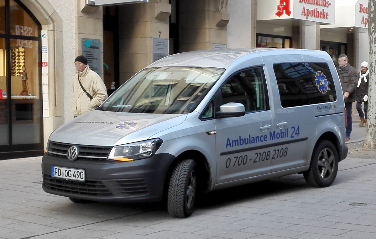 =VW Caddy von Ambulance Mobil 24 steht im Februar 2018 in Fulda