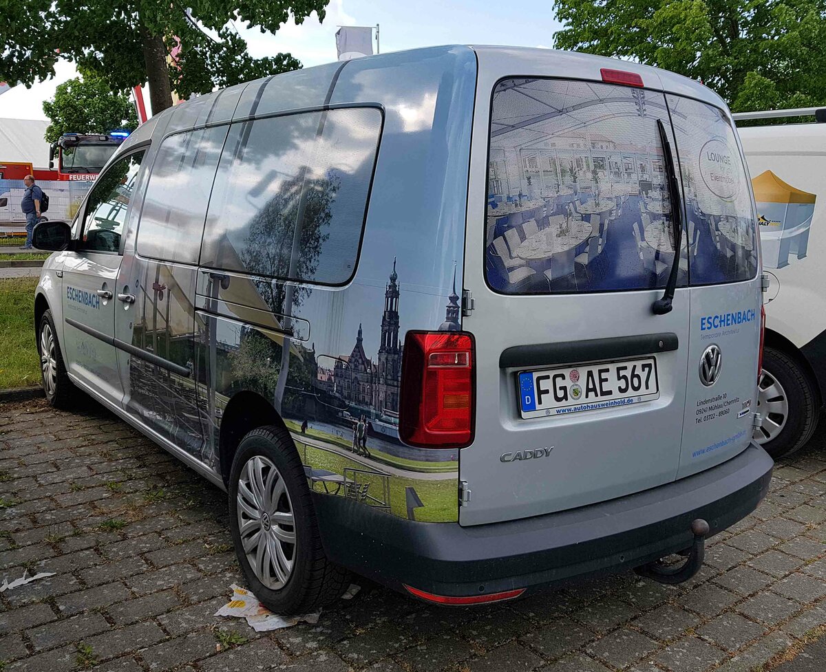 =VW Caddy der Firma ESCHENBACH, steht auf dem Parkplatz der Rettmobil 2022, 05-2022