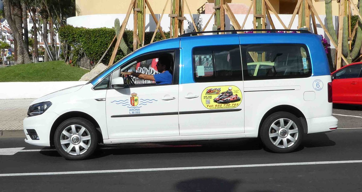 =VW Caddy steht an einem Taxistand auf Teneriffa im 01-2019