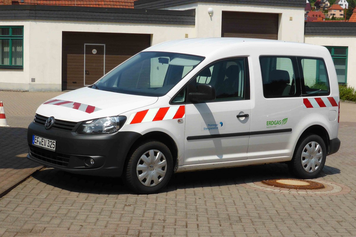 VW Caddy von  Thüringer Energienetze  gesehen in Schmalkalden in Juni 2015