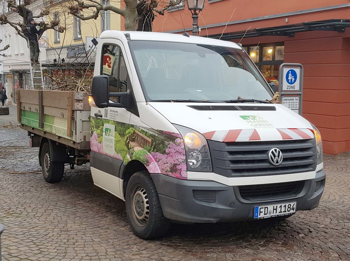 =VW Crafter von HAHN-Gärten eingesetzt bei Baumpflegearbeiten in Hünfeld, 01-2020