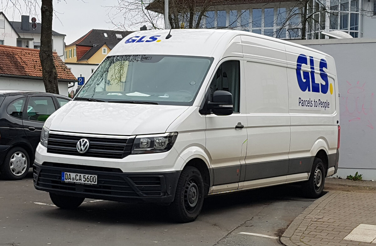 =VW Crafter II von GLS steht im Dezember 2022 in Michelstadt