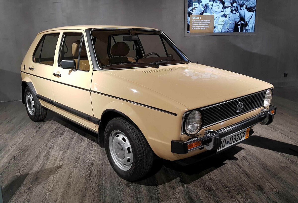 =VW Golf I, gesehen im EFA Museum in Amerang, 06-2022