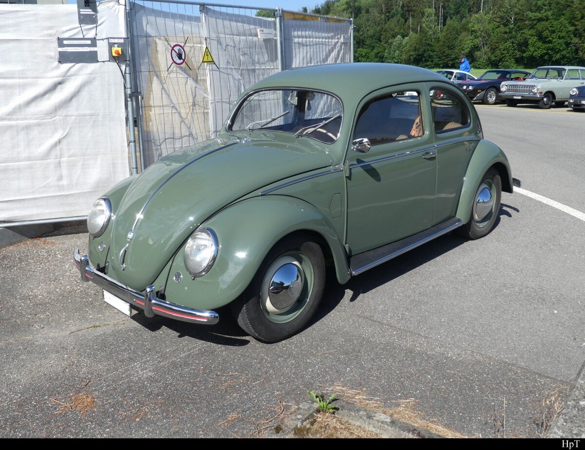 VW Käfer an der Oldtimer Ausstellung auf dem Flughafen Bleienbach am 29.05.2022