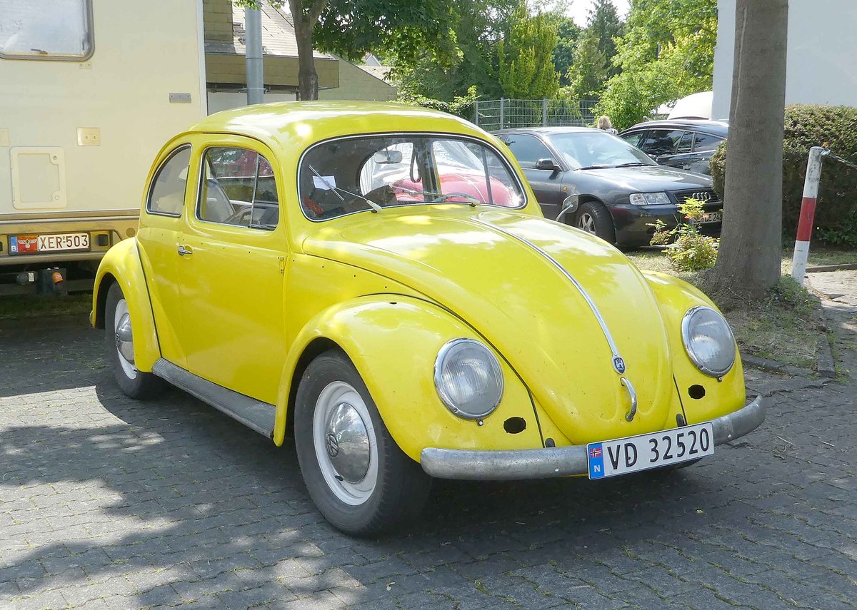 =VW Käfer, aus Norwegen, steht auf dem Ausstellungsgelände in Bad Camberg anl. LOTTERMANN-Bullitreffen im Juni 2019