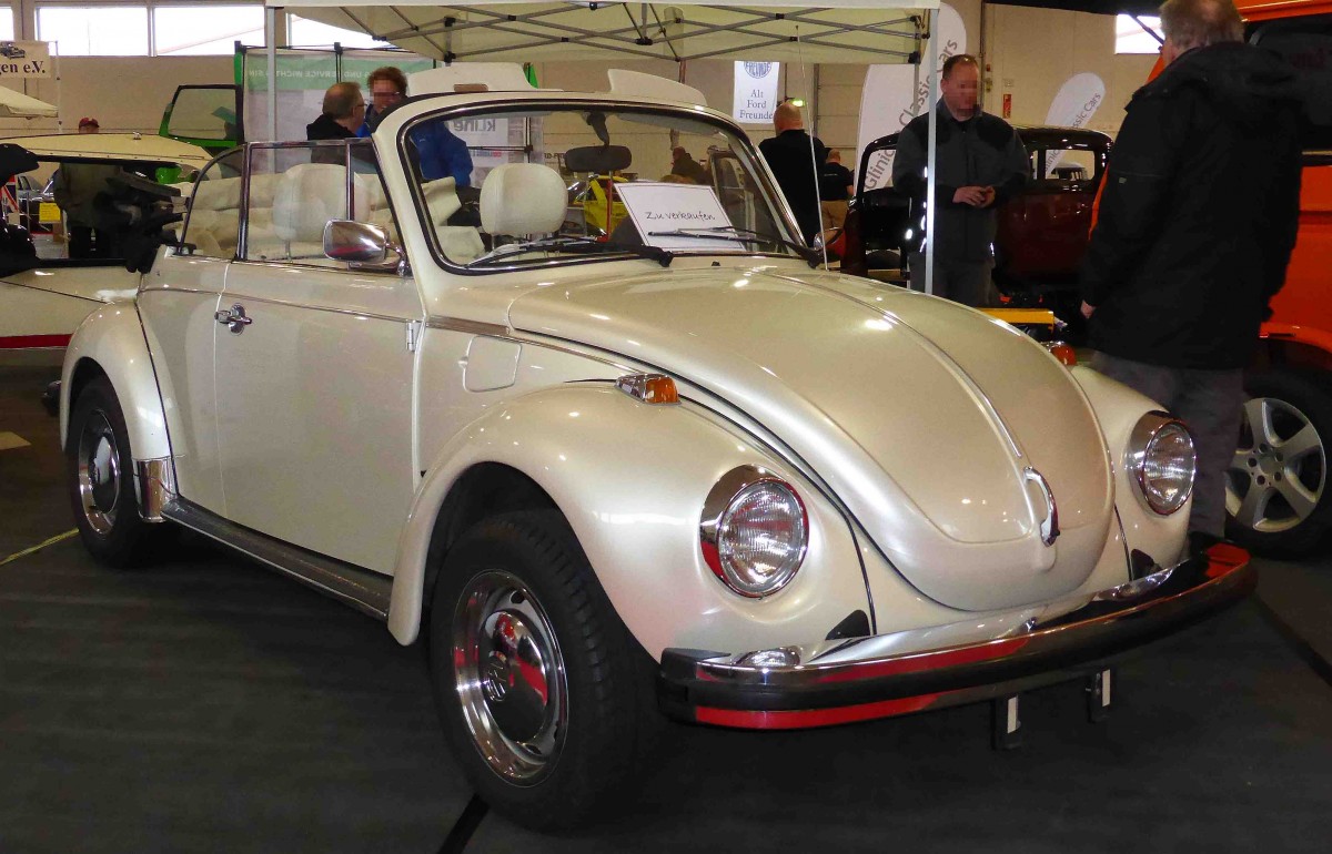VW Käfer Cabrio sucht einen neuen Besitzer auf der Technorama 2015 in Kassel, März 2015