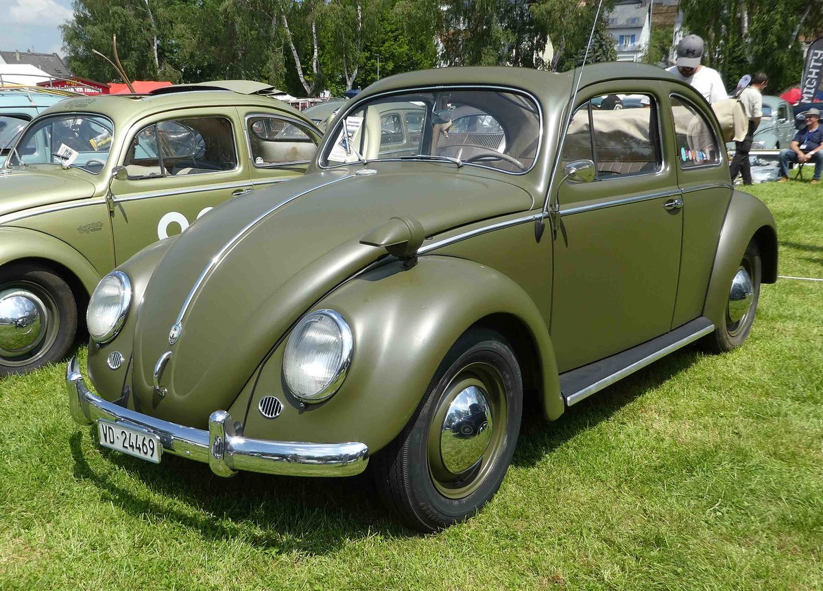 =VW Käfer steht auf dem Ausstellungsgelände in Bad Camberg anl. LOTTERMANN-Bullitreffen im Juni 2019