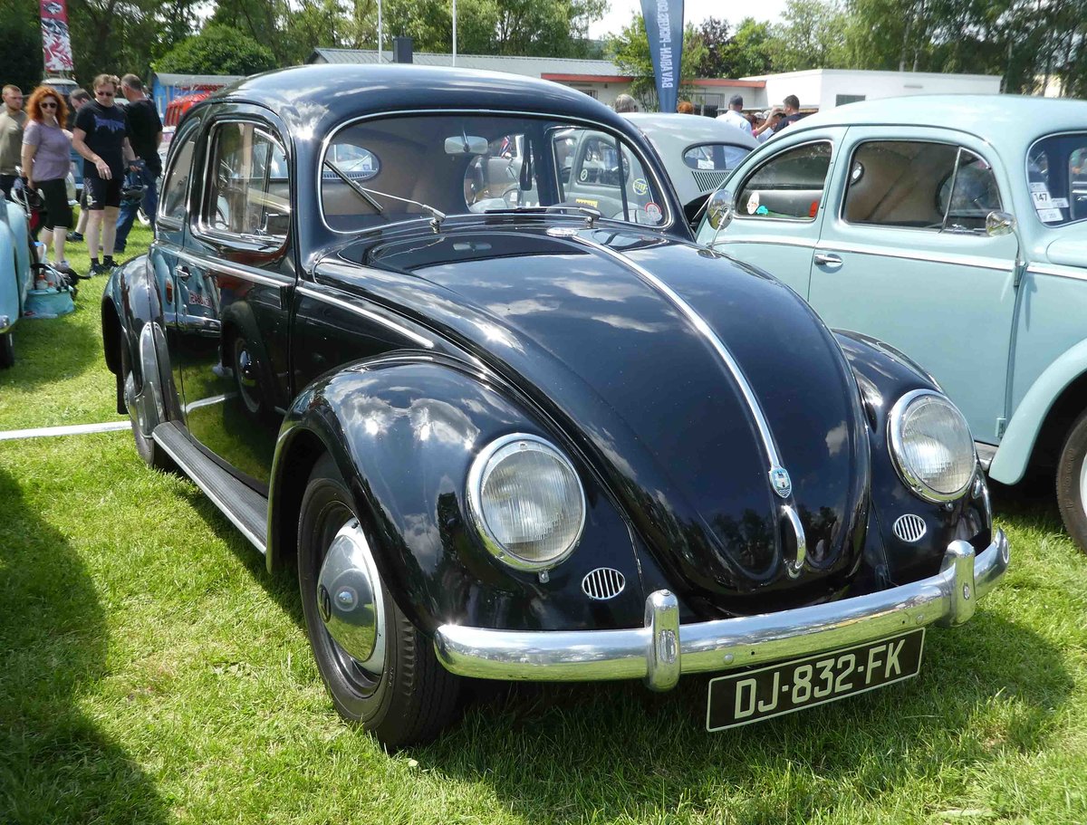 =VW Käfer, steht auf dem Ausstellungsgelände in Bad Camberg anl. LOTTERMANN-Bullitreffen im Juni 2019