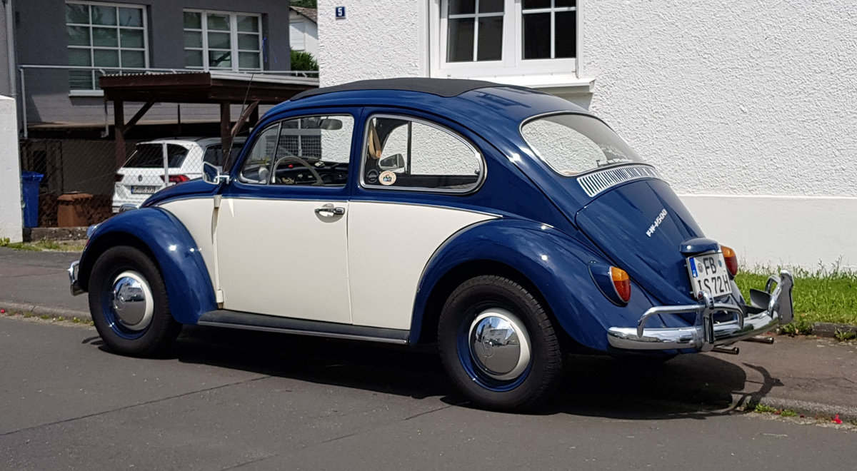 =VW Käfer steht in Bad Camberg im Juni 2019