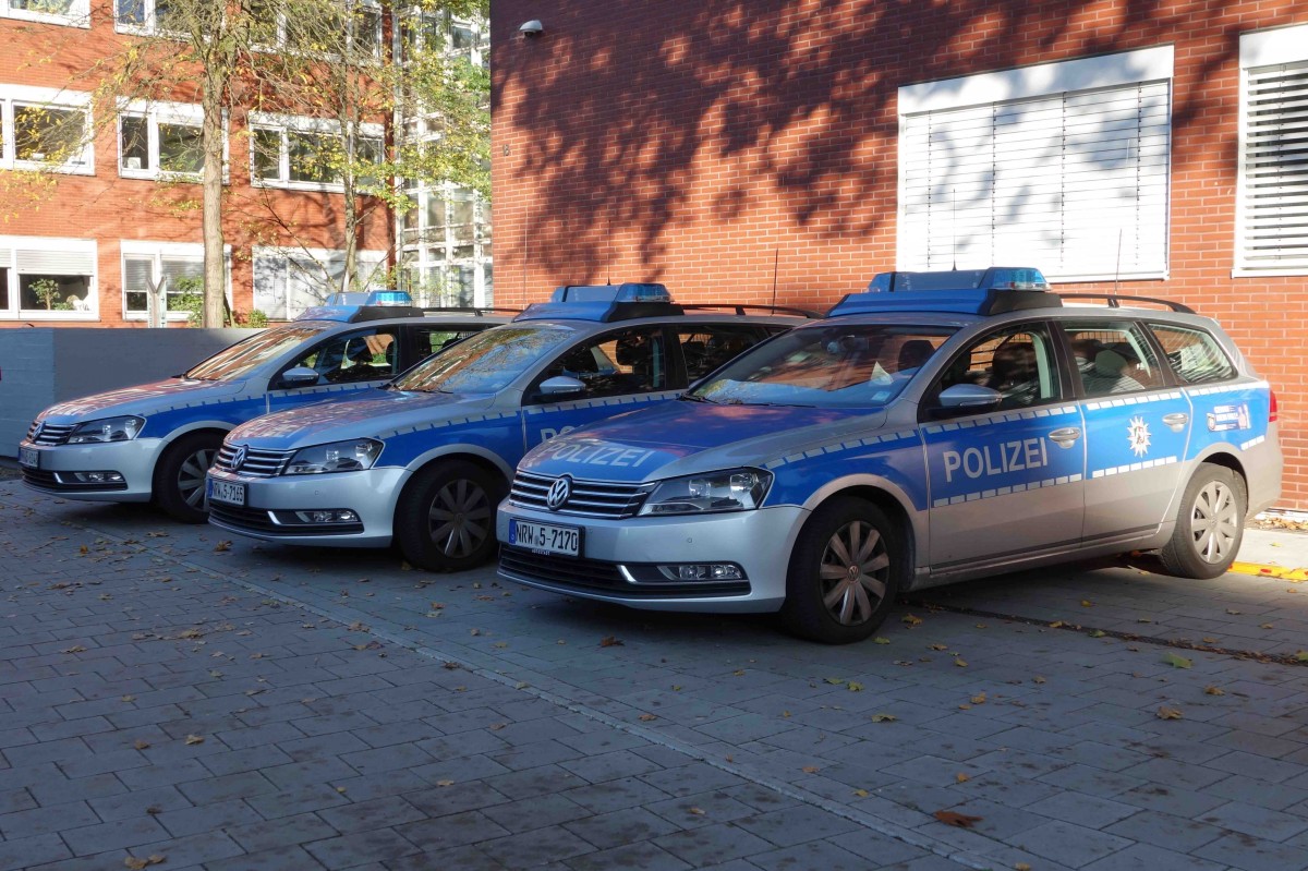 VW Passat als Dienstfahrzeuge der Polizei von Münster, Oktober 2015