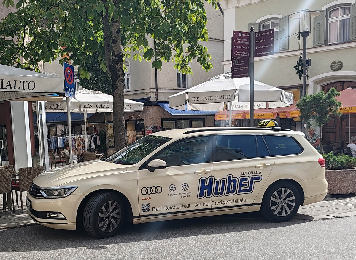 =VW Passat als Taxi unterwegs in Bad Reichenhall, 08-2026