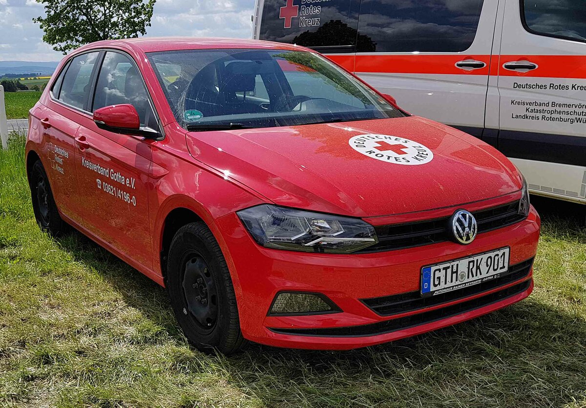 =VW Polo des DRK KV GOTHA steht auf dem Parkplatzgelände der RettMobil 2022 in Fulda, 05-2022