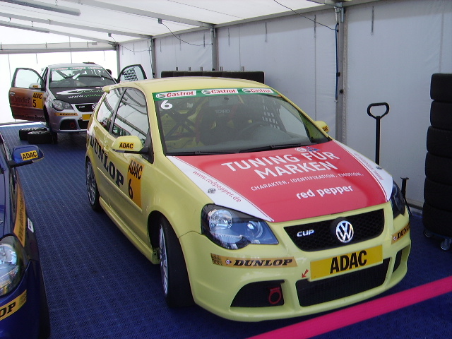 VW Polo R steht am 16.08.09 auf den Nürburgring 