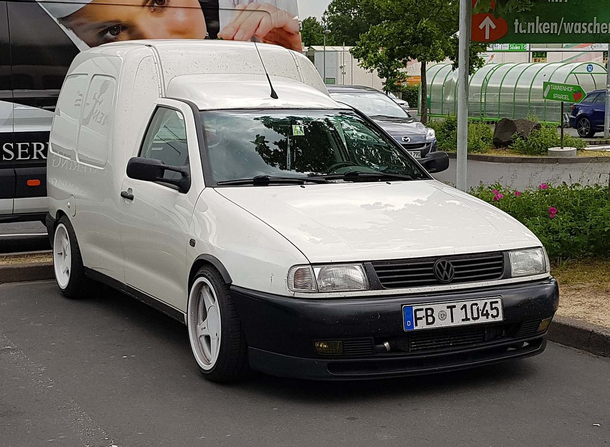 =VW Polo steht im Juni 2019 in Wächtersbach
