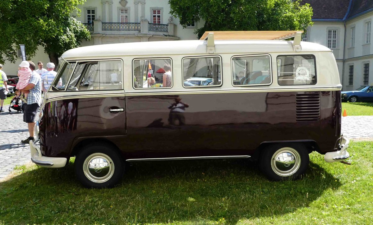 =VW T 1, ausgestellt bei Blech & Barock im Juli 2018 auf dem Gelände von Schloß Fasanerie bei Eichenzell