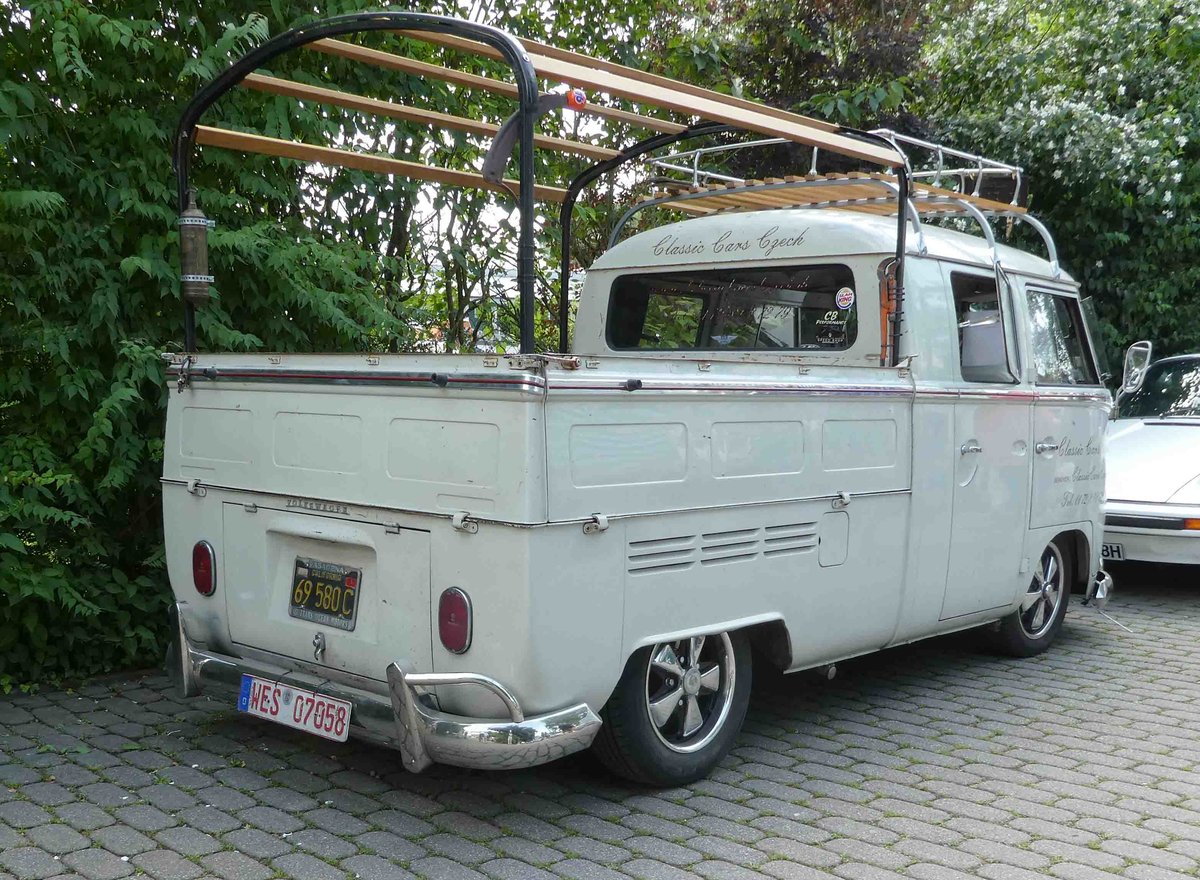 =VW T 1, steht auf dem Ausstellungsgelände in Bad Camberg anl. LOTTERMANN-Bullitreffen im Juni 2019
